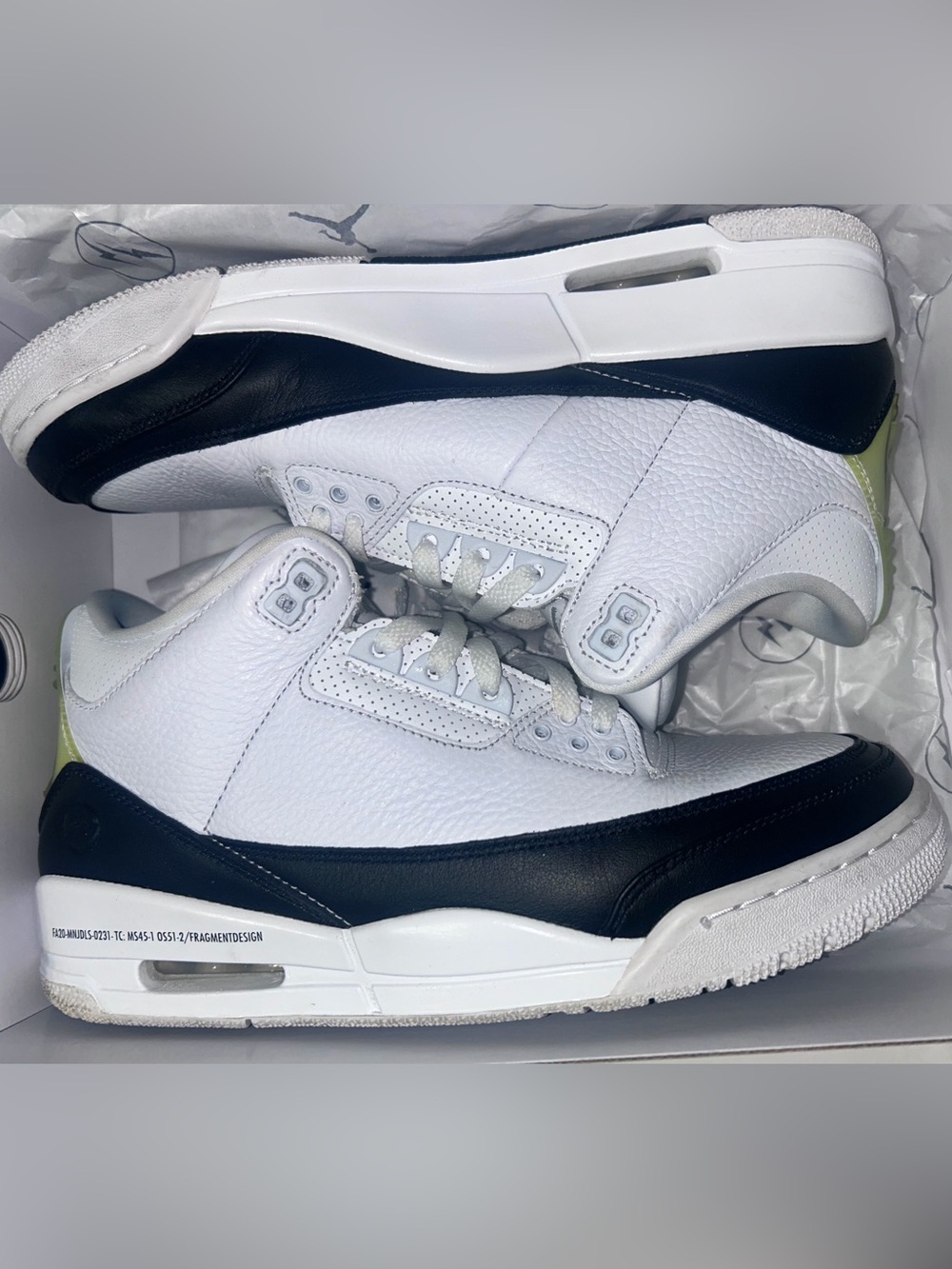 Retro Jordan 3s fragments